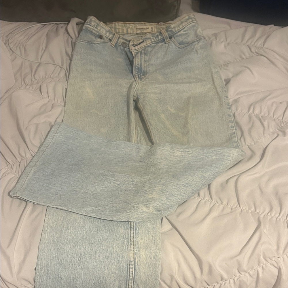 Abercrombie & Fitch Women's 90s Relaxed Jean High Rise